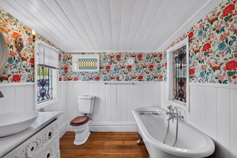 Photo of property in 42 Cameron Road, Bluff Hill, Napier, 4110