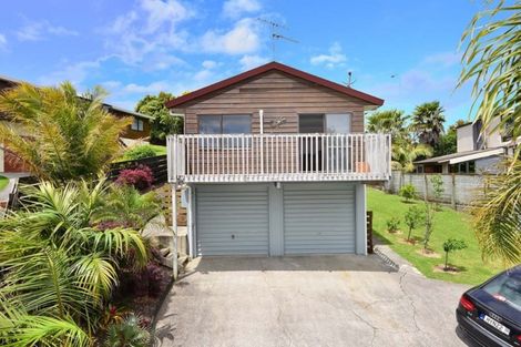 Photo of property in 14 Royalty Rise, Red Beach, 0932