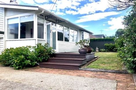 Photo of property in 11 Ocean View Road, Milford, Auckland, 0620