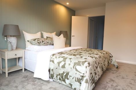 Photo of property in 2 Samuel Place, Terrace End, Palmerston North, 4410