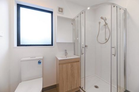 Photo of property in 5/60 Triangle Road, Massey, Auckland, 0614