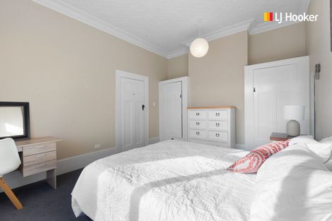 Photo of property in 69 Hargest Crescent, Saint Clair, Dunedin, 9012