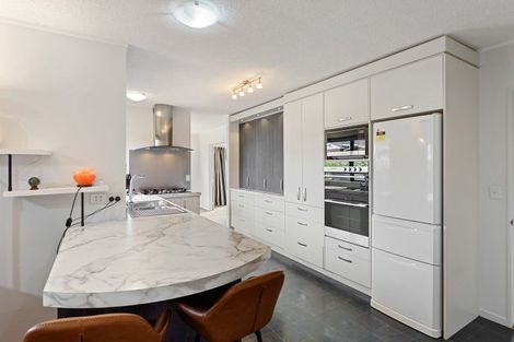 Photo of property in 5 Oakwood Grove, Paraparaumu Beach, Paraparaumu, 5032