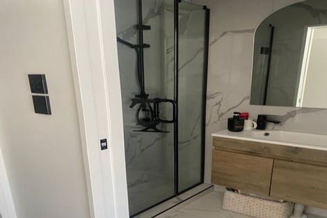 Photo of property in 2/2 Anthony Place, Pakuranga, Auckland, 2010