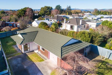Photo of property in 18 Westmere Place, Takaro, Palmerston North, 4412