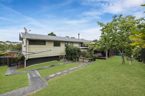 Photo of property in 12 Fitzherbert Avenue, West Harbour, Auckland, 0618