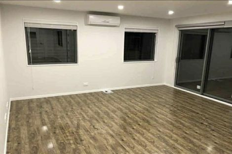 Photo of property in 48a Normanton Street, Glenfield, Auckland, 0629