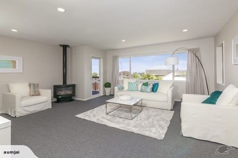 Photo of property in 14 Ribbonwood Crescent, Goodwood Heights, Auckland, 2105