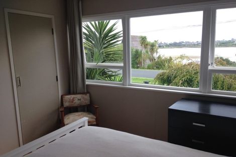 Photo of property in 10 Ferry Parade, Herald Island, Auckland, 0618