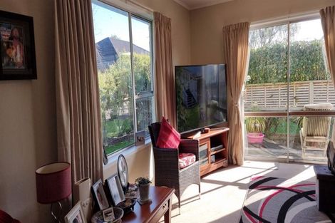 Photo of property in 2 Winiata Place, Otaki, 5512