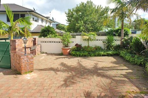Photo of property in 1 Imatra Place, Sunnyhills, Auckland, 2010