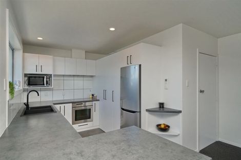 Photo of property in 4a Canberra Place, Redwood, Christchurch, 8051