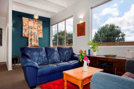 Photo of property in 2 Kenef Road, Paremata, Porirua, 5024