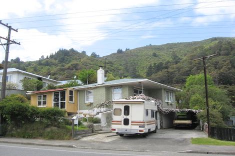 Photo of property in 116 Waikawa Road, Picton, 7220