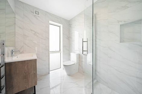 Photo of property in 24d Pipitea Place, Massey, Auckland, 0614