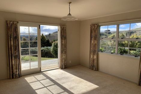 Photo of property in 7 Feltham Street, Hunterville, 4730