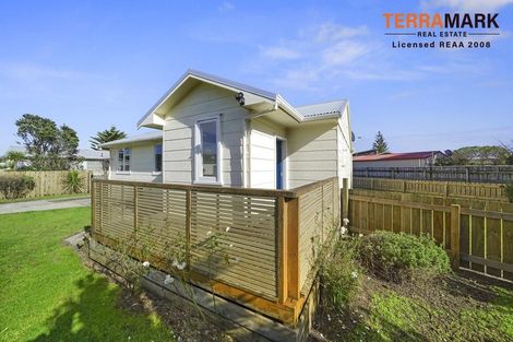 Photo of property in 9 Hewson Crescent, Otaki Beach, Otaki, 5512