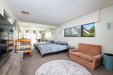 Photo of property in 3 Zenith Place, Conifer Grove, Takanini, 2112