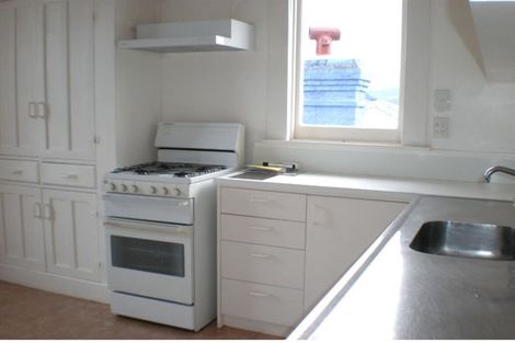 Photo of property in 15 Kenwyn Terrace, Newtown, Wellington, 6021