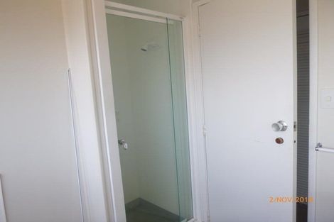 Photo of property in 2 Fitzherbert Avenue, West Harbour, Auckland, 0618