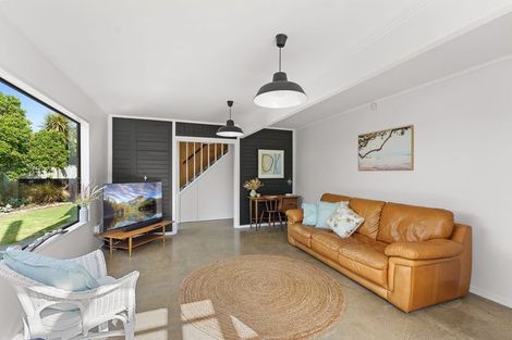 Photo of property in 16 Ngapaki Street, Waikanae Beach, Waikanae, 5036