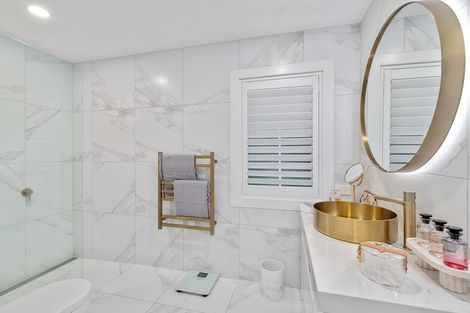 Photo of property in 1 Almond Grove, Greenhithe, Auckland, 0632