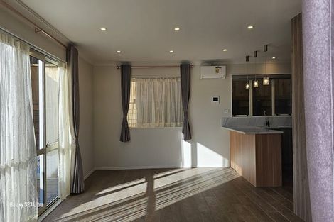 Photo of property in 7 Marco Place, Highland Park, Auckland, 2010