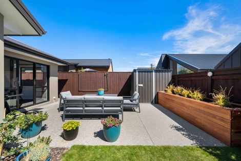 Photo of property in 2 Collie Road, Pukekohe, 2120