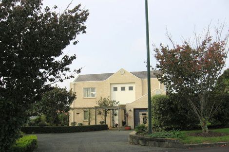 Photo of property in 16 Almond Grove, Greenhithe, Auckland, 0632