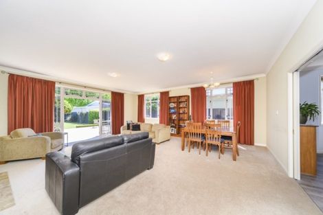 Photo of property in 8 Kowhai Avenue, Takaro, Palmerston North, 4410