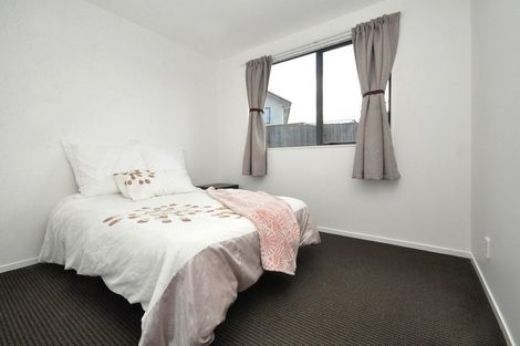 Photo of property in 56 Woodbank Drive, Glen Eden, Auckland, 0602