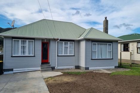 Photo of property in 172 Wellington Road, Wainuiomata, Lower Hutt, 5014