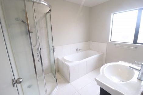 Photo of property in 12 Riverglade Parkway, Te Atatu South, Auckland, 0610