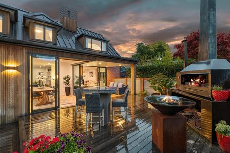 Photo of property in 66 Straven Road, Fendalton, Christchurch, 8014