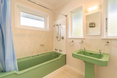 Photo of property in 131 Eglinton Road, Mornington, Dunedin, 9011