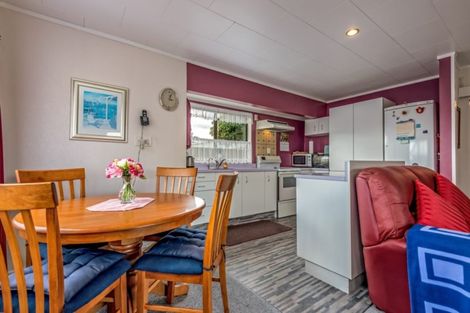 Photo of property in 25 Colonial Place, Kelvin Grove, Palmerston North, 4414