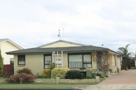 Photo of property in 2/60 Auckland Road, Greenmeadows, Napier, 4112