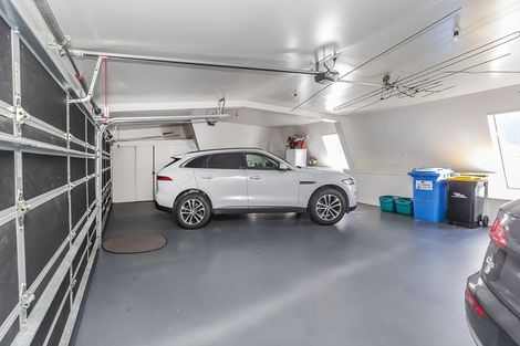 Photo of property in 2/11 Maida Vale Road, Roseneath, Wellington, 6011