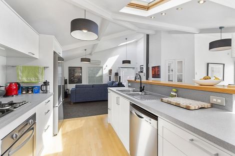 Photo of property in 15 Waikowhai Street, Ngaio, Wellington, 6035