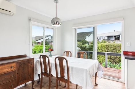 Photo of property in 9 Ross Grove, Paraparaumu, 5032