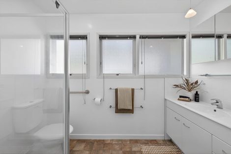 Photo of property in 1 Dyers Pass Road, Cashmere, Christchurch, 8022