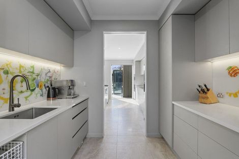 Photo of property in 90 Memorial Avenue, Ilam, Christchurch, 8053