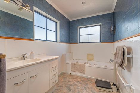 Photo of property in 18 Rose Place, Awapuni, Palmerston North, 4412