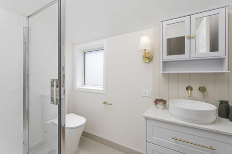 Photo of property in 1/31 Oteha Valley Road, Northcross, Auckland, 0632