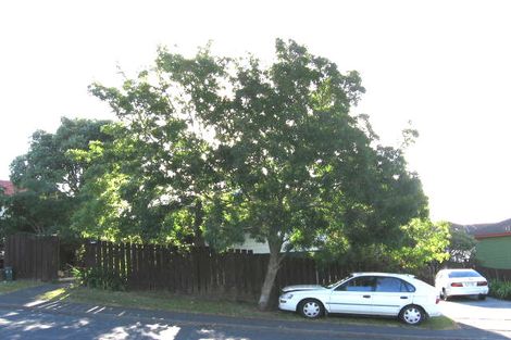 Photo of property in 24 Meadowood Drive, Unsworth Heights, Auckland, 0632