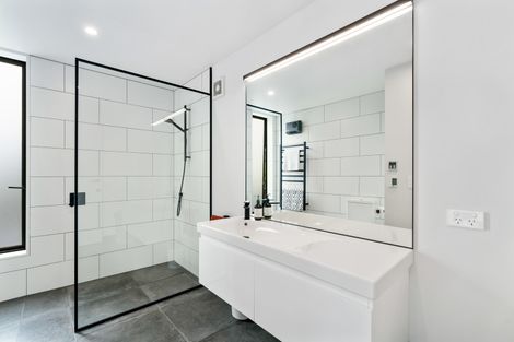 Photo of property in 73 Rob Roy Lane, Wanaka, 9305