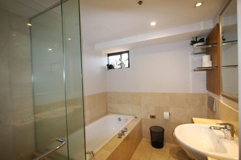 Photo of property in The Metropolis Apartments, 2912/1 Courthouse Lane, Auckland Central, Auckland, 1010