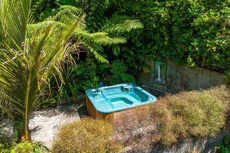 Photo of property in 3 Waitohu Road, York Bay, Lower Hutt, 5013