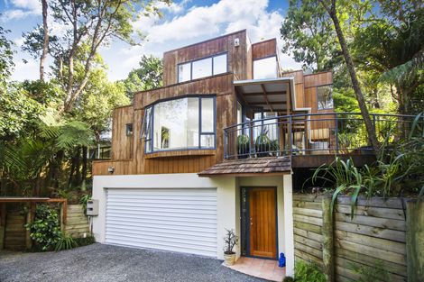 Photo of property in 70 Wood Bay Road, Titirangi, Auckland, 0604