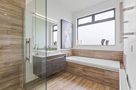 Photo of property in 3a Parrs Road, Hurworth, New Plymouth, 4371